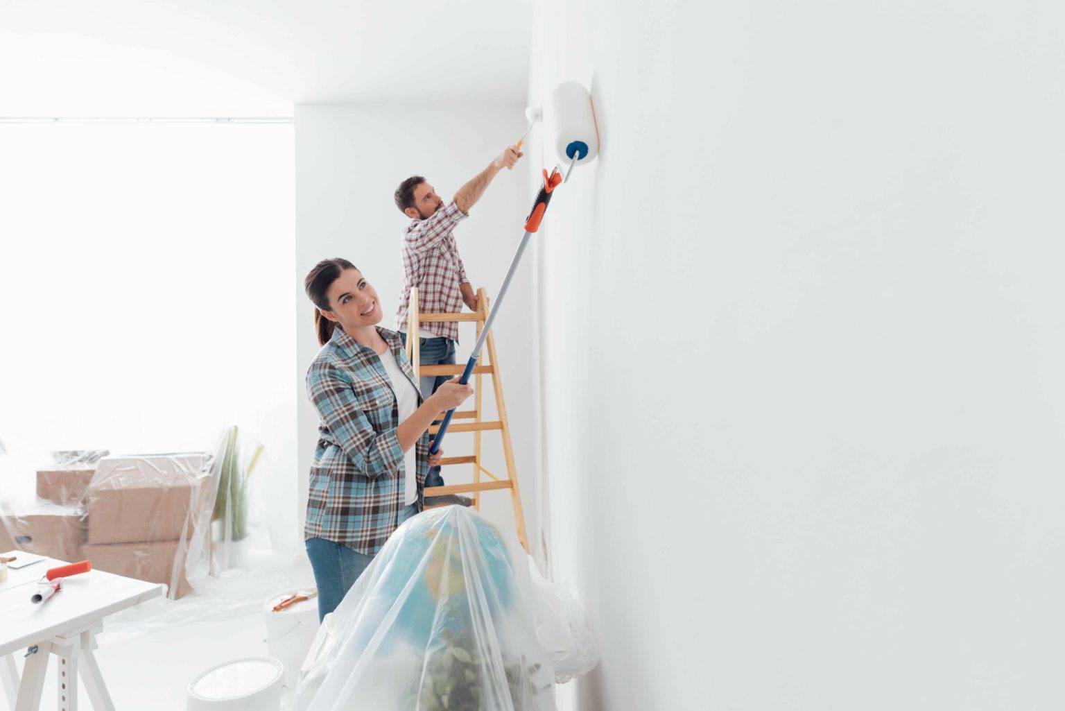The difference between indoor and exterior paint