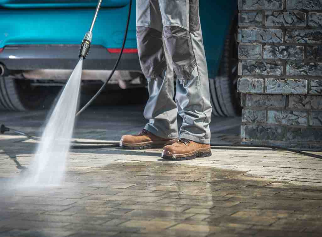 How to remove oil stains from your driveway - Checkatrade Blog