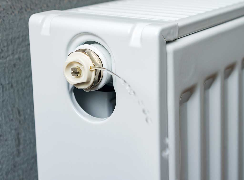 How to fix a radiator cold at top | Checkatrade Blog