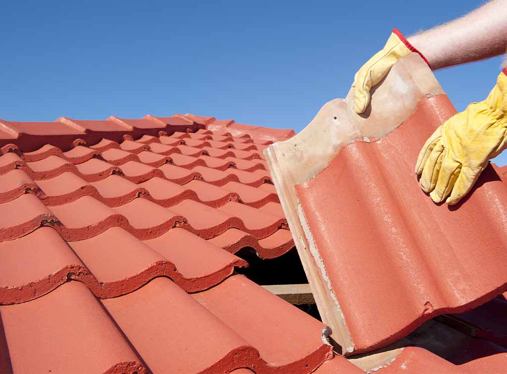 How Much Does Roof Tile Replacement Cost In 2023? | Checkatrade