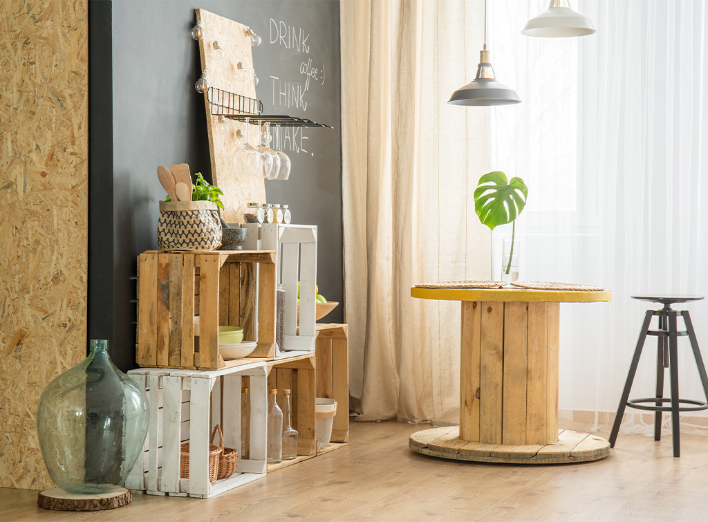 From Pallets to Furniture: Upcycling in Interior Design