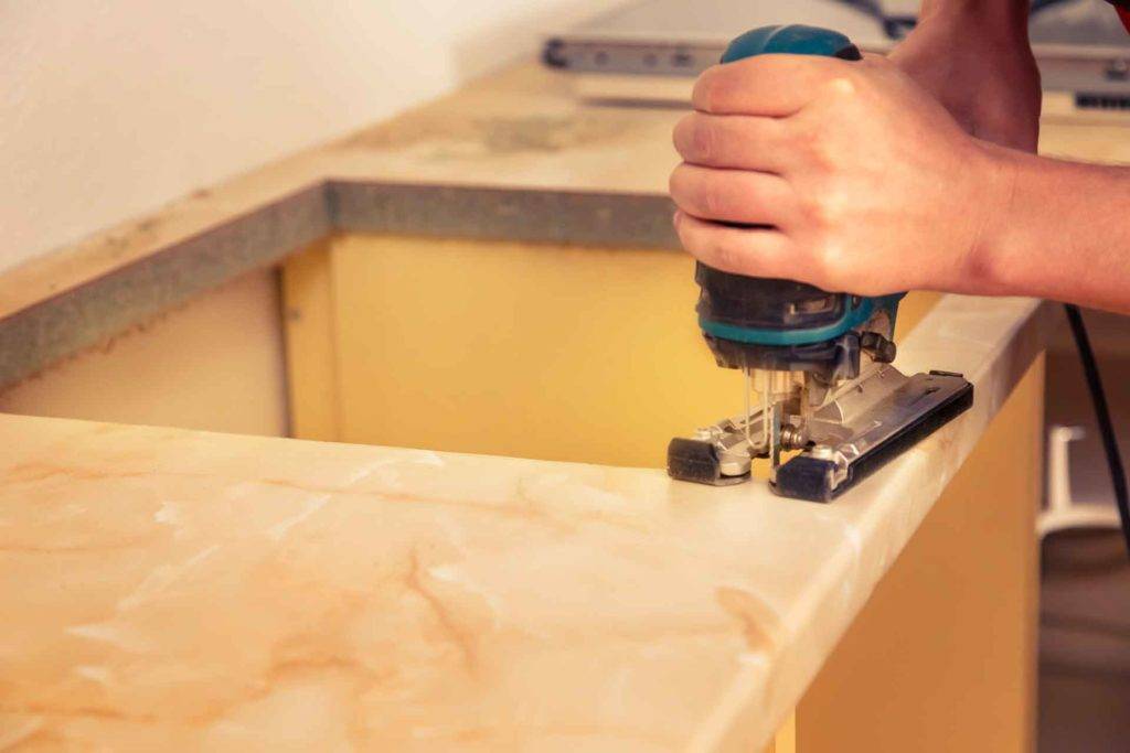 How to fix a kitchen worktop 