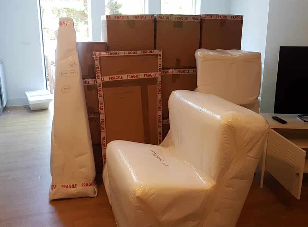 Wilkinsons Removals - packing up a room