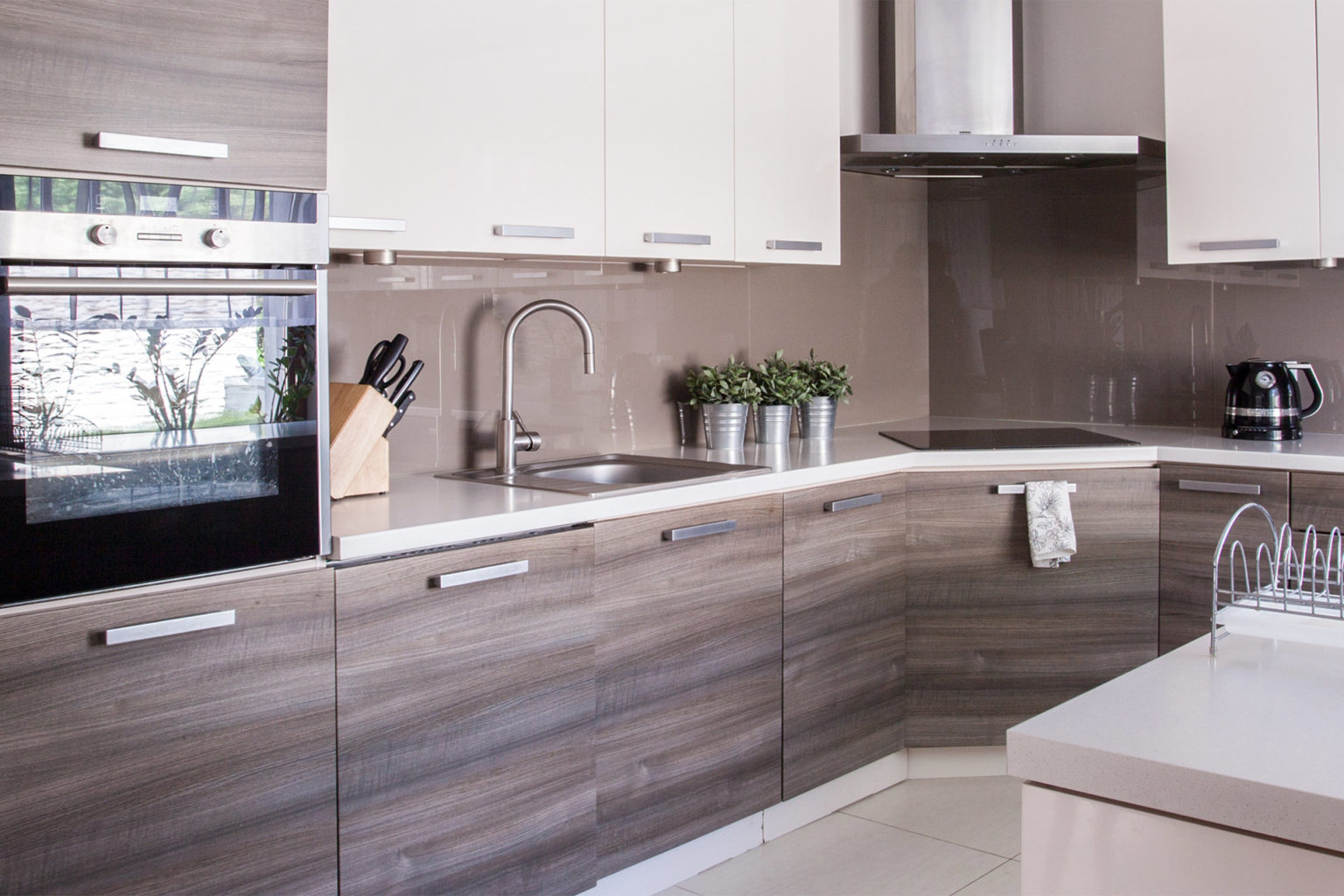 Kitchen unit outlet wrapping cost