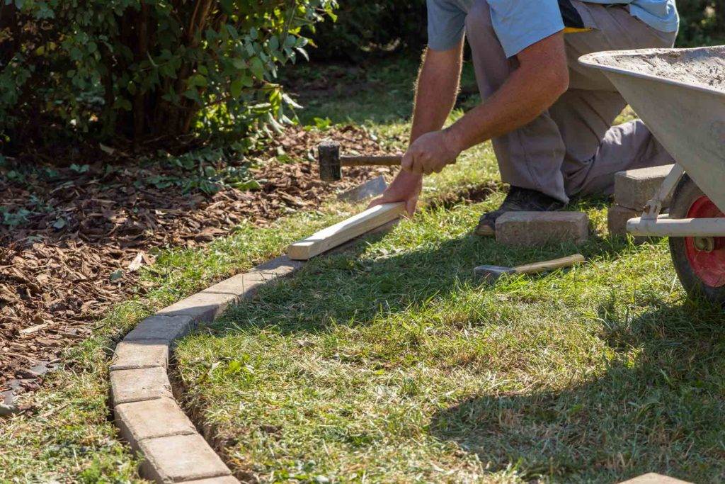 Concrete Edging Cost In 2022 Checkatrade, How To Install Garden Edging Bricks