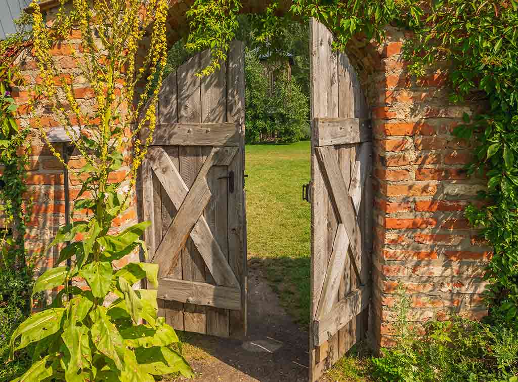 Garden Gate Installation Cost, How Much Does A Wooden Garden Gate Cost