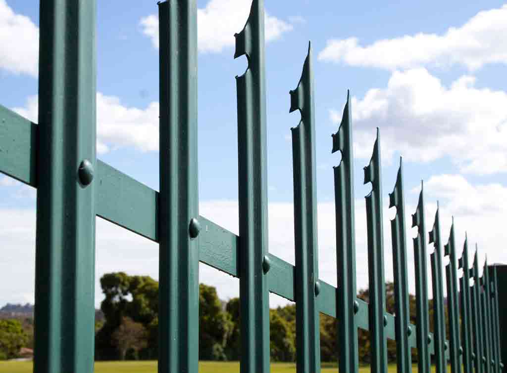 Palisade security fence