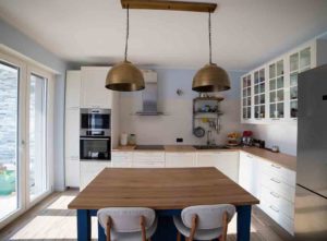 Warm and simple design for a homely kitchen