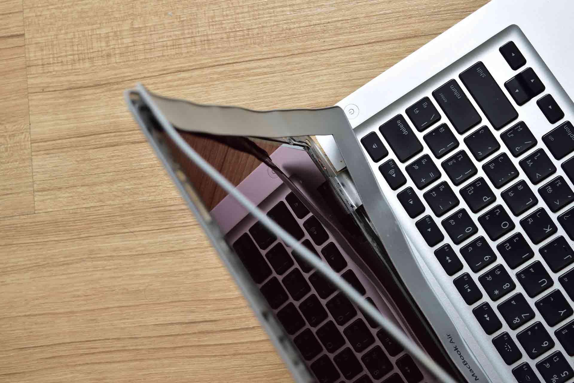 What do Laptop Screen Repairs Cost in the UK in 2022? | Checkatrade
