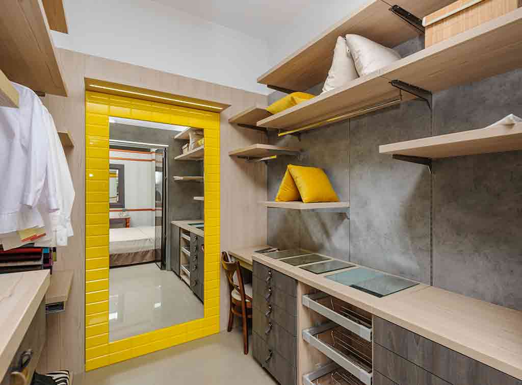 Walk in dressing room ideas