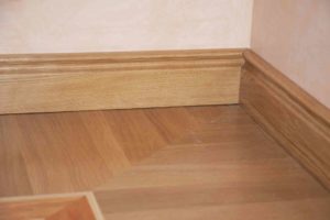 How to fit skirting boards
