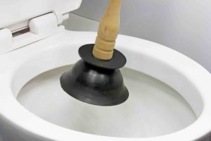 Guide on how to unblock a toilet