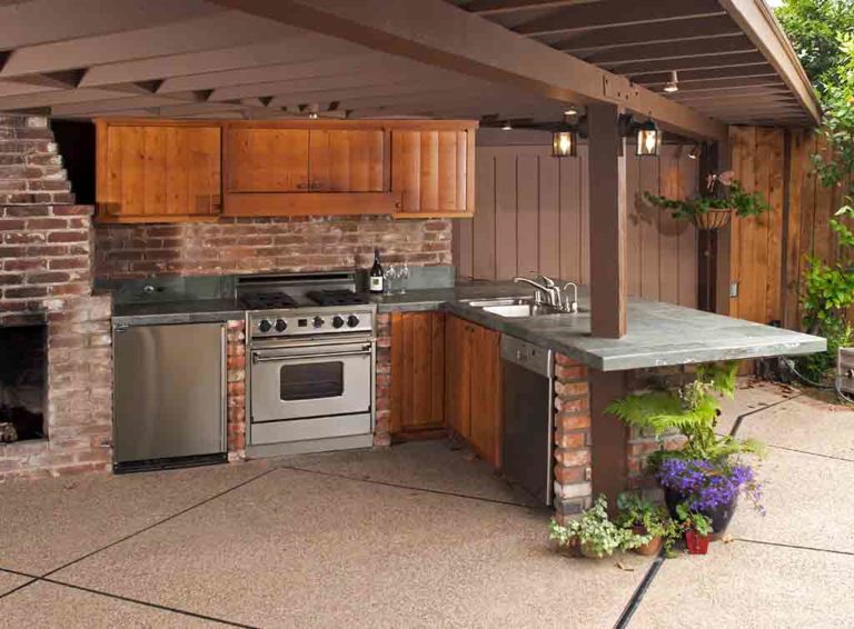 cost to design outdoor kitchen
