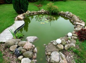How much does it cost to build a pond uk
