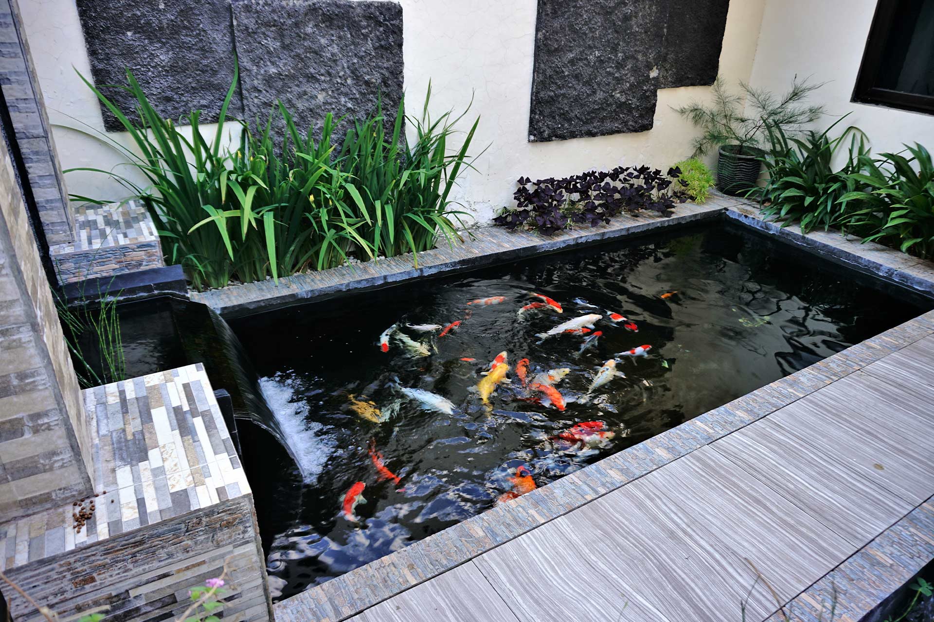How Much Does Pond Fibreglassing Cost In 2023? | Checkatrade