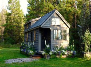 A tiny house with a big garden - cost to build a tiny house