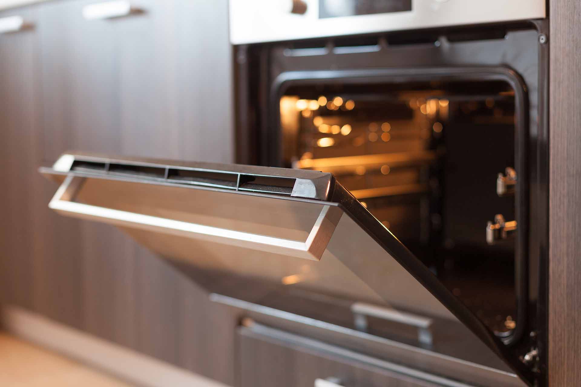How much do you save by leaving your oven light on? 