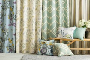 How to hang pleat curtains