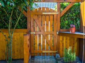 Garden fence and gate ideas and designs
