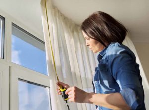 How to measure curtains with a tape measure