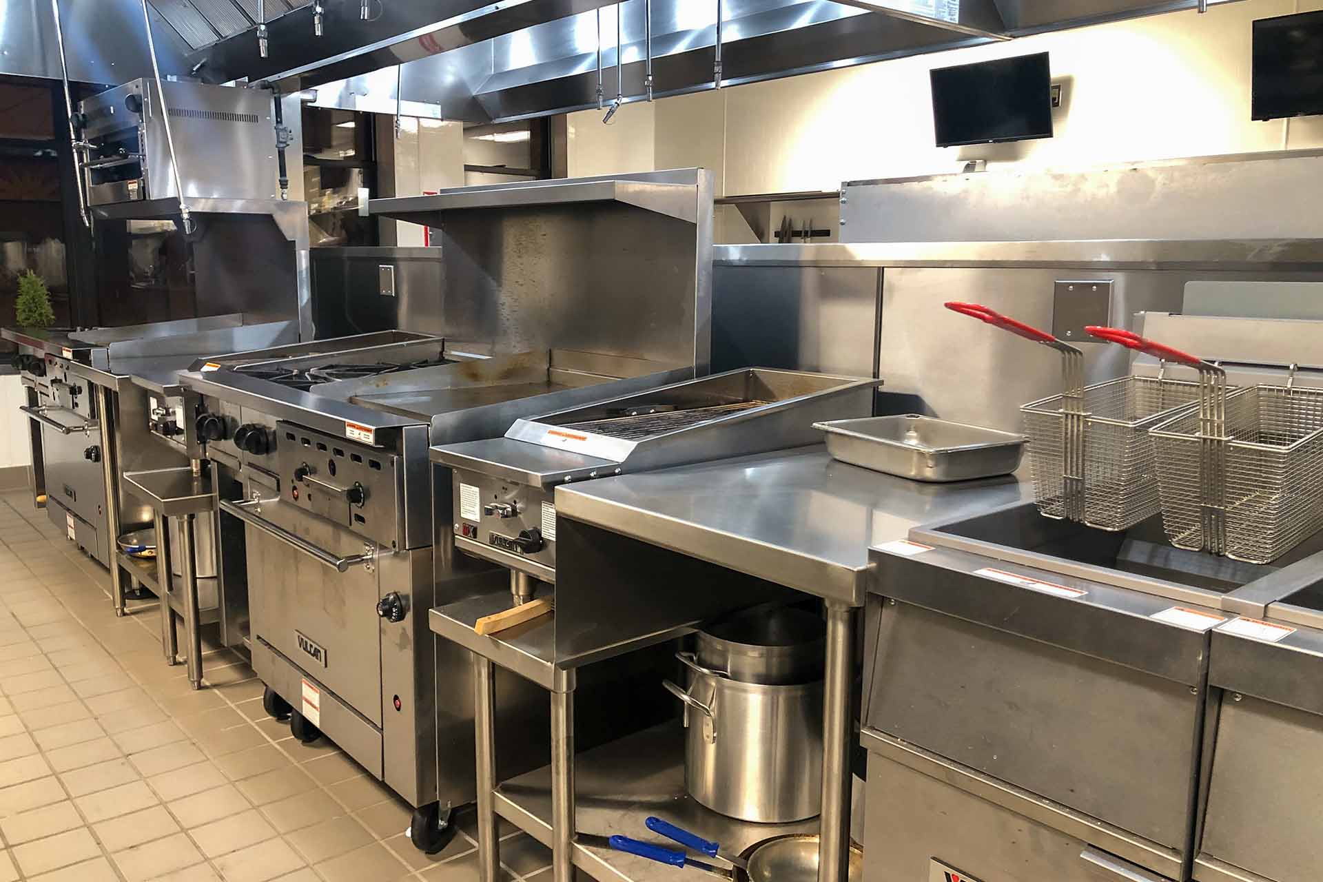 Commercial Kitchen Equipment to Consider for your Starter Restaurant