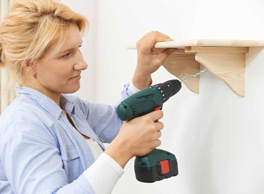 Putting outlet up shelves