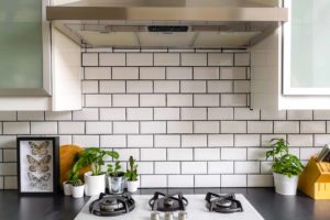 how to tile a backsplash