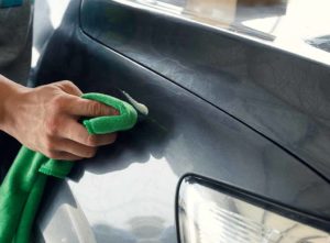 how to remove a scratch from a car