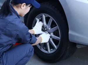 how much does it cost to change a tyre