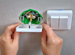 Best way to replace a light switch