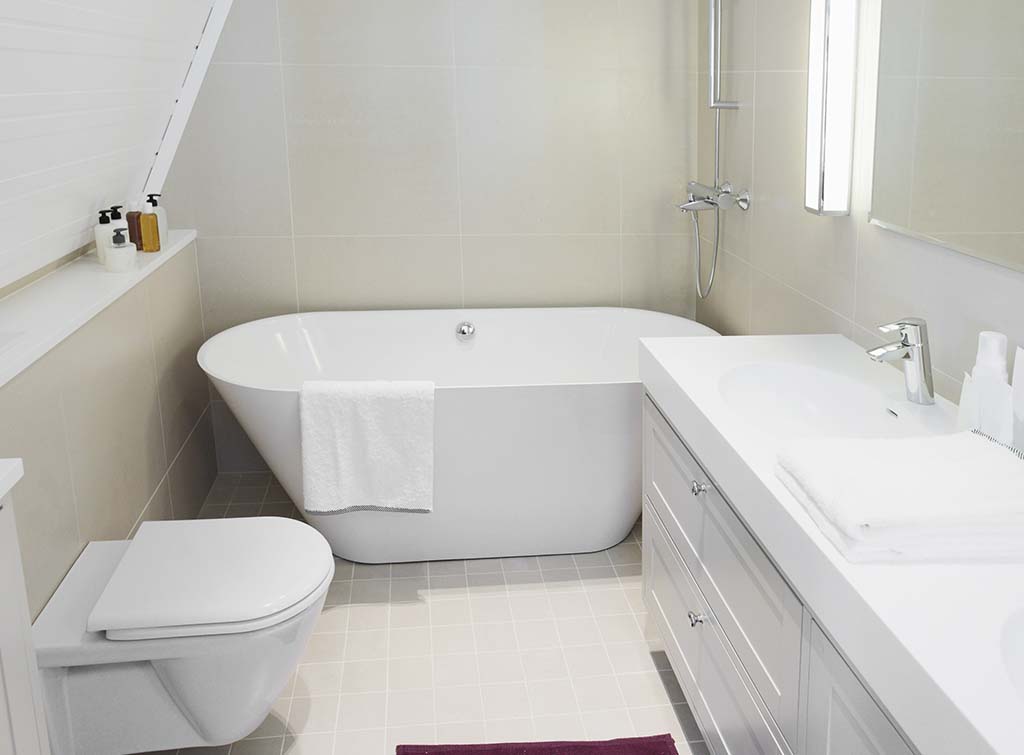bathtubs for small spaces