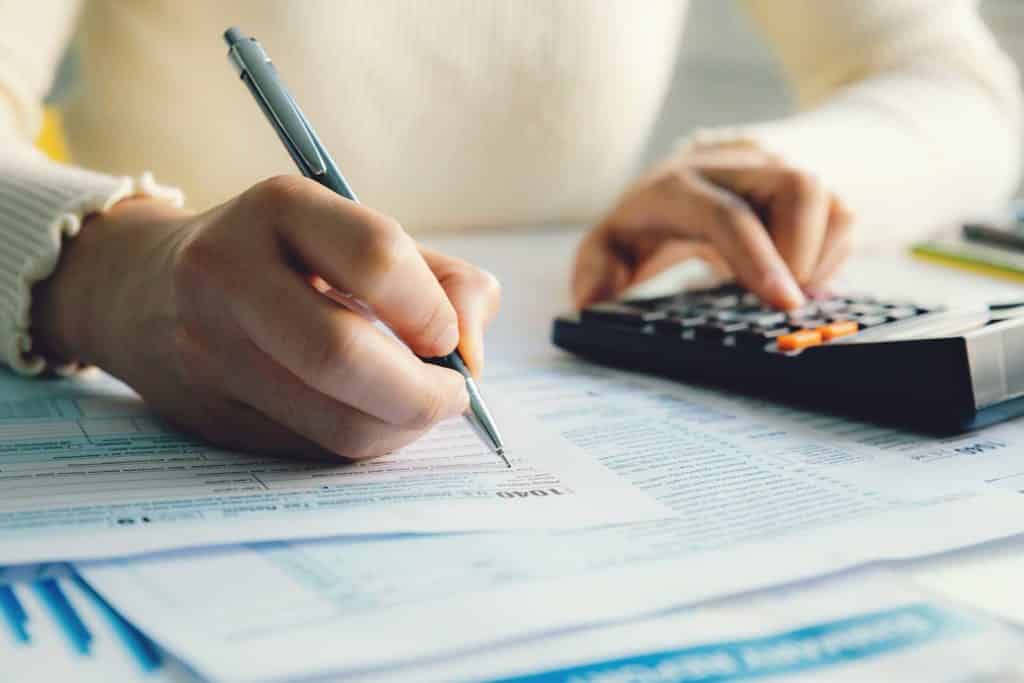 Woman doing sole trader self assessment