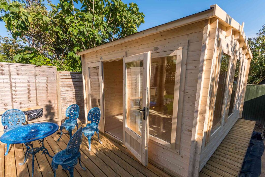 Shed near to neighbours fence